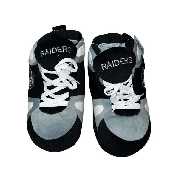 Comfy Feet Las Vegas Raiders Sneaker Slippers NWT Black Sliver Size Medium - Picture 1 of 9